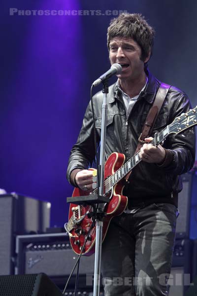 NOEL GALLAGHER'S HIGH FLYING BIRDS - 2012-08-25 - SAINT CLOUD - Domaine National - Grande Scene - 